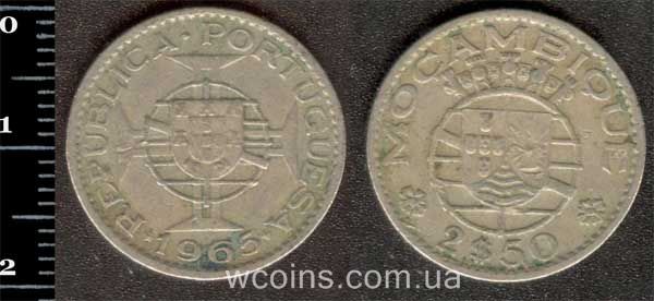 Coin Mozambique 2,5 escudos 1965